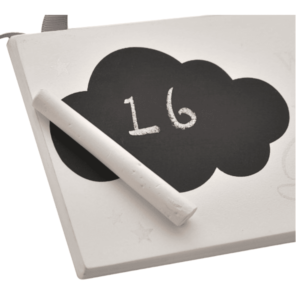 Wooden plaque featuring a cloud-shaped chalkboard for countdown