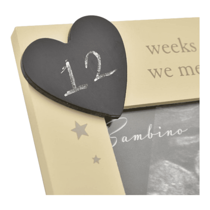 Close-up of heart-shaped chalkboard on countdown scan frame from BAMBINO BY JULIANA® for marking baby’s arrival