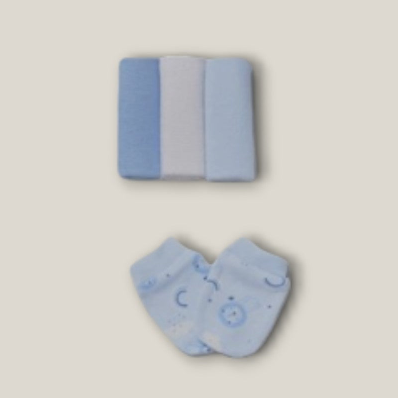 Pair of Mittens and a set of washcloths in Blue Lion Print from Baby Lion Gift Set