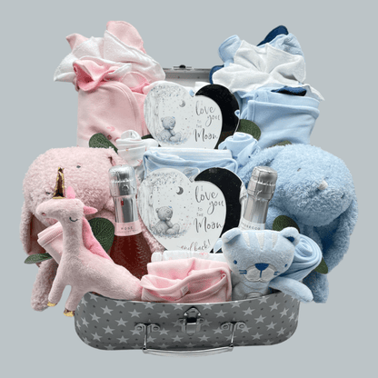 Heart-shaped plaques with the message "Love you to the moon and back" in the Luxury "Star" Suitcase Hamper for Twins